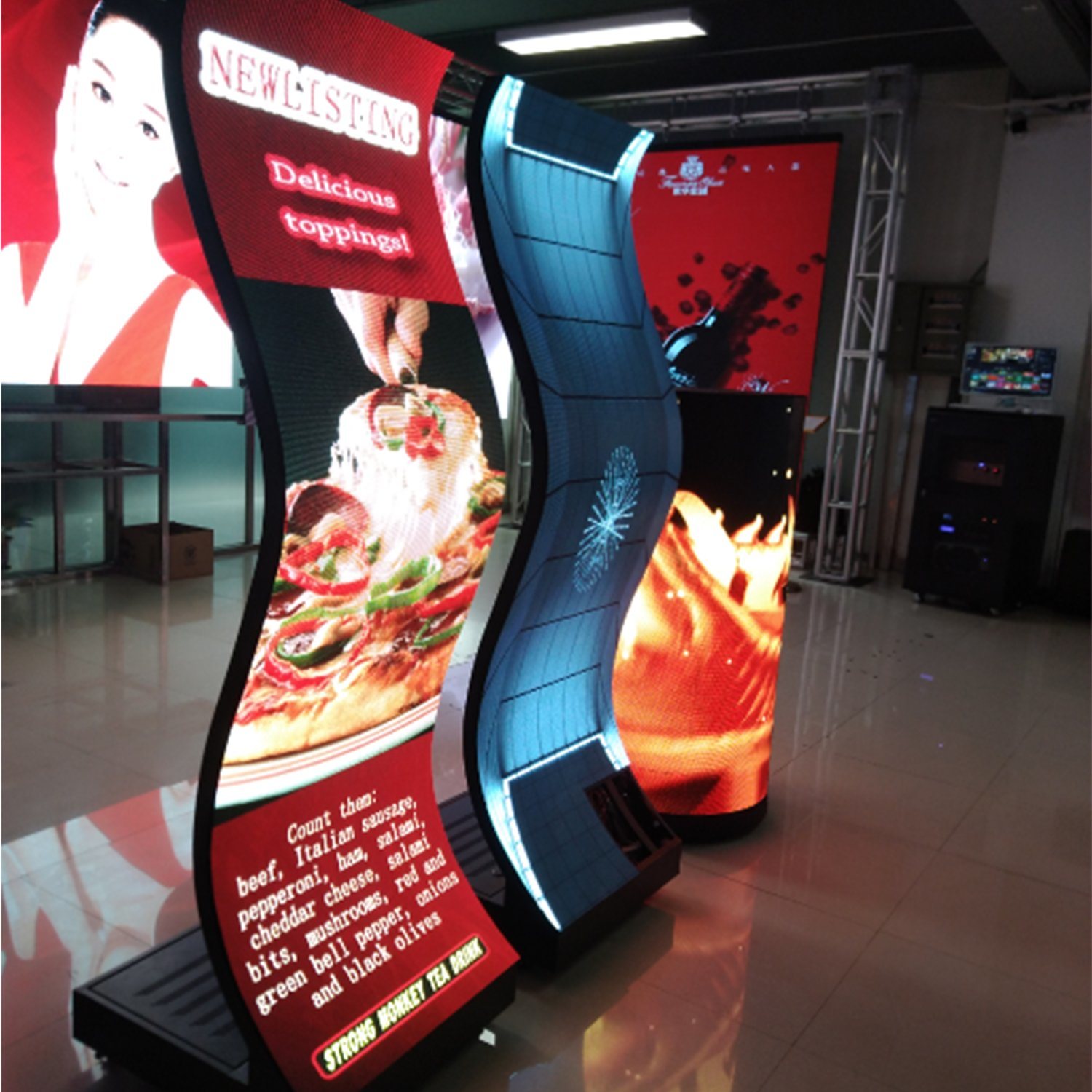 Curve Poster LED ekranları: Pencere dükkanları ve restoranlar için hareketli kapalı reklamların yükselmesi